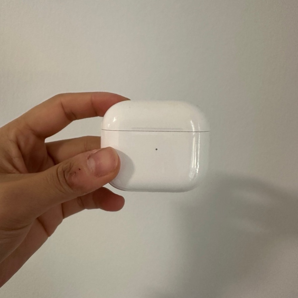 Apple Gen 2 Earbud Headphones missing right ear